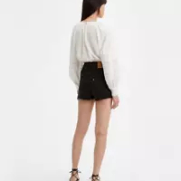 SOLD-NWT Levis Ribcage Black Womens Shorts Size 30 - Picture 2 of 6
